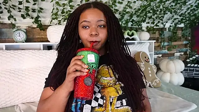 Snapshot of -khayaparker chatting on 02-27-25, 02:00 -khayaparker online show from 02-27-25, 02:00