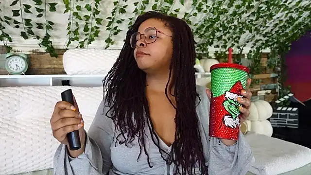 Snapshot of -khayaparker chatting on 03-01-25, 09:29 -khayaparker online show from 03-01-25, 09:29