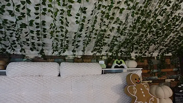 Snapshot of -khayaparker chatting on 03-09-25, 08:18 -khayaparker online show from 03-09-25, 08:18