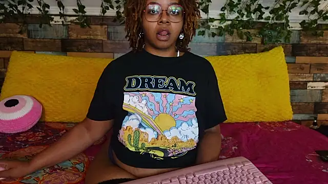 Snapshot of -khayaparker chatting on 09-14-25, 11:42 -khayaparker online show from 09-14-25, 11:42