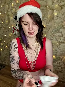 LazyTanukii online show from 12-23-25, 06:44