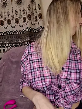 Snapshot of MissisMilk chatting on 01-28-25, 08:47 MissisMilk online show from 01-28-25, 08:47