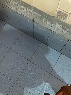 Snapshot of dinesh682 chatting on 10-21-25, 06:41 dinesh682 online show from 10-21-25, 06:41