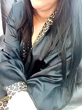 Snapshot of Queen_sousou chatting on 01-31-25, 11:03 Queen sousou online show from 01-31-25, 11:03