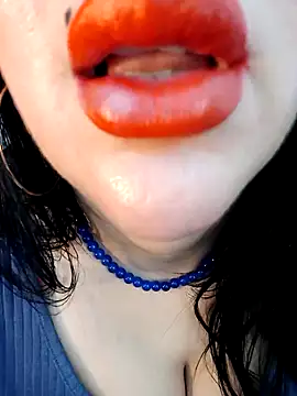 Snapshot of Queen_sousou chatting on 02-06-25, 01:16 Queen sousou online show from 02-06-25, 01:16