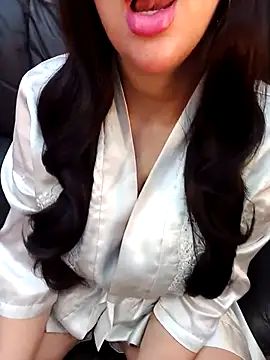 Snapshot of Queen_sousou chatting on 02-16-25, 10:32 Queen sousou online show from 02-16-25, 10:32