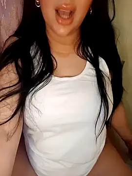 Snapshot of Queen_sousou chatting on 03-08-25, 11:18 Queen sousou online show from 03-08-25, 11:18