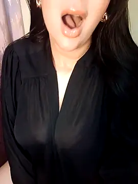 Snapshot of Queen_sousou chatting on 03-09-25, 10:41 Queen sousou online show from 03-09-25, 10:41