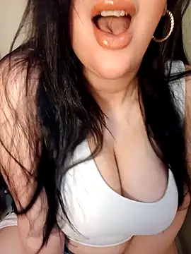 Snapshot of Queen_sousou chatting on 03-12-25, 01:58 Queen sousou online show from 03-12-25, 01:58