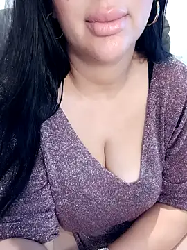 Snapshot of Queen_sousou chatting on 09-19-25, 09:04 Queen sousou online show from 09-19-25, 09:04