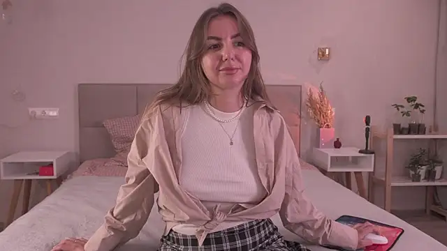 FluffyHat online show from 10-04-25, 02:59