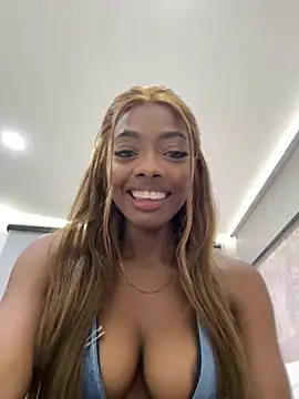 Snapshot of Vane_Rossee chatting on 02-08-25, 12:38 Vane Rossee online show from 02-08-25, 12:38