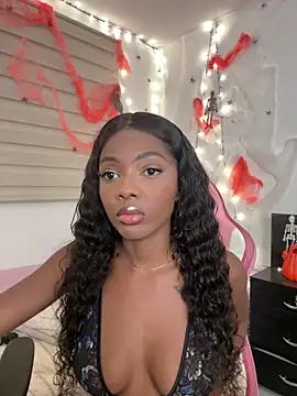 Snapshot of Vane_Rossee chatting on 10-15-25, 11:27 Vane Rossee online show from 10-15-25, 11:27