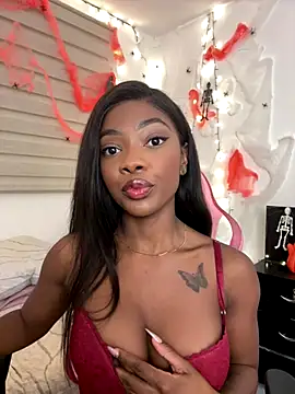 Snapshot of Vane_Rossee chatting on 10-22-25, 12:11 Vane Rossee online show from 10-22-25, 12:11