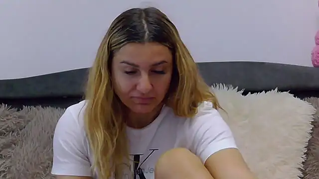 NicolePlay online show from 04-17-26, 04:59