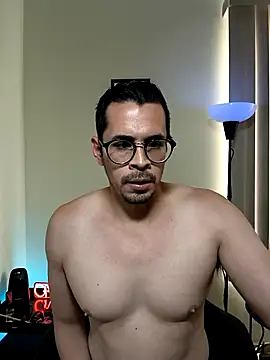 Snapshot of towers_j chatting on 11-10-25, 06:18 towers j online show from 11-10-25, 06:18