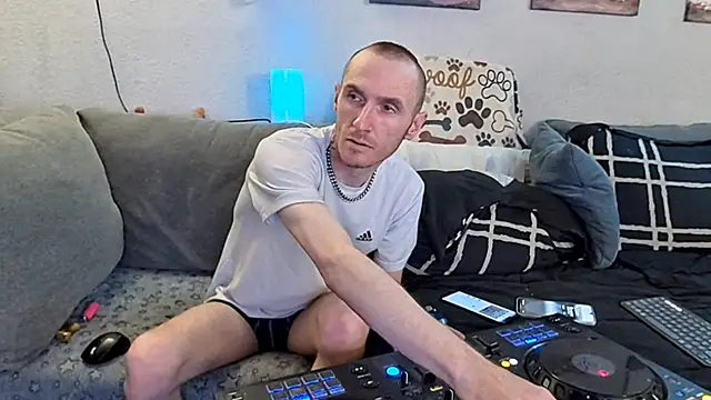 pyrowuff online show from 02-12-26, 07:47