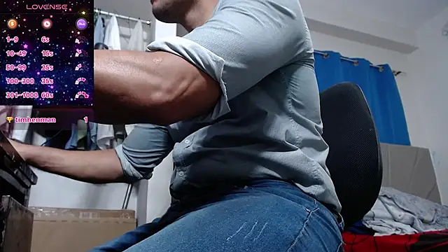 Snapshot of lewislamxxx_hot chatting on 03-01-25, 11:26 lewislamxxx hot online show from 03-01-25, 11:26