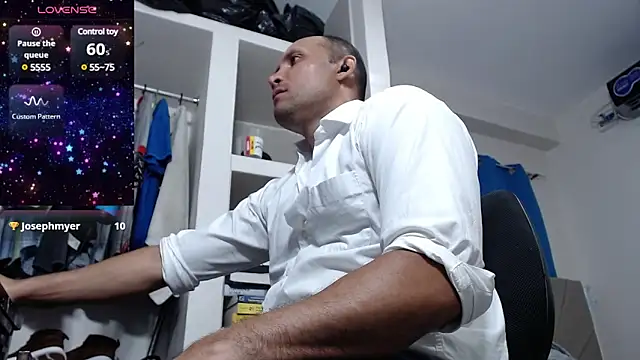 Snapshot of lewislamxxx_hot chatting on 03-14-25, 12:10 lewislamxxx hot online show from 03-14-25, 12:10