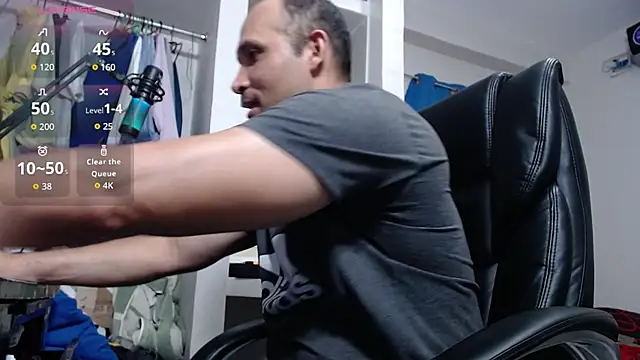 Snapshot of lewislamxxx_hot chatting on 11-06-25, 11:15 lewislamxxx hot online show from 11-06-25, 11:15