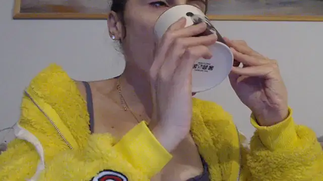 cleophee online show from 12-22-25, 06:43