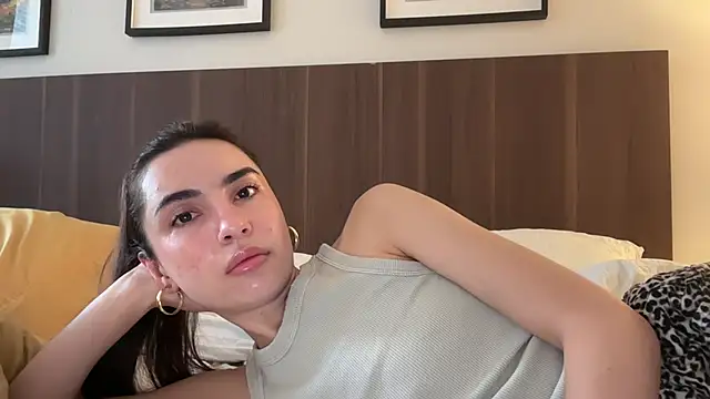 Snapshot of everybody_loves_pussy chatting on 01-15-26, 05:27 everybody loves pussy online show from 01-15-26, 05:27