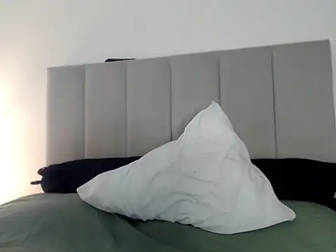 Aleska  Bell online show from 12-13-25, 10:04