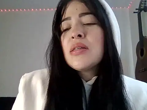 Aleska  Bell online show from 07-09-26, 03:38