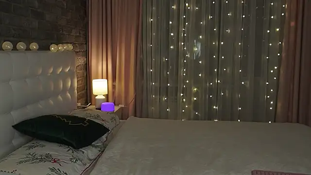 Snapshot of starrydoll chatting on 12-12-24, 09:04 starrydoll online show from 12-12-24, 09:04