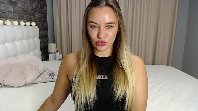 Snapshot of starrydoll chatting on 10-03-25, 03:53 starrydoll online show from 10-03-25, 03:53