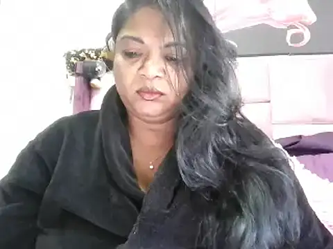 Snapshot of IndianDelia chatting on 05-18-26, 05:02 IndianDelia online show from 05-18-26, 05:02