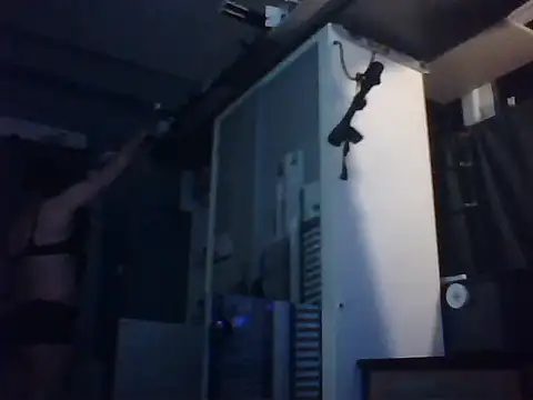 Snapshot of Slutviki69 chatting on 10-28-25, 11:40 Slutviki69 online show from 10-28-25, 11:40