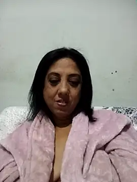 Snapshot of Mahi4luv chatting on 07-25-26, 10:18 Mahi4luv online show from 07-25-26, 10:18
