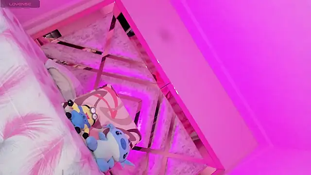 Snapshot of anapuala_sexxx chatting on 12-20-25, 01:45 anapuala sexxx online show from 12-20-25, 01:45