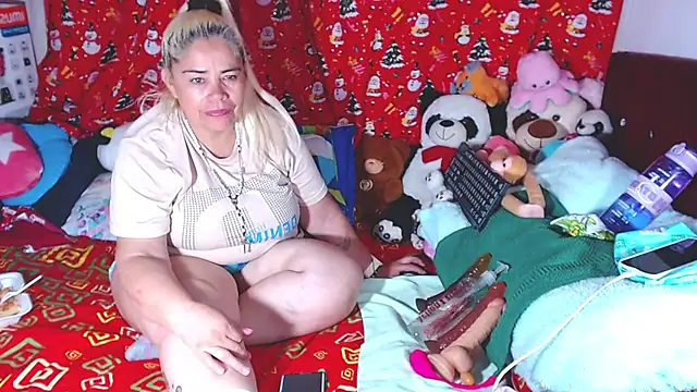 Snapshot of estrellita_fugaz16x chatting on 04-20-26, 04:04 estrellita fugaz16x online show from 04-20-26, 04:04