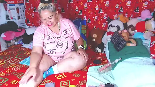 Snapshot of estrellita_fugaz16x chatting on 04-30-26, 04:41 estrellita fugaz16x online show from 04-30-26, 04:41