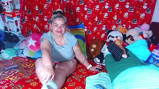 Snapshot of estrellita_fugaz16x chatting on 05-13-26, 04:32 estrellita fugaz16x online show from 05-13-26, 04:32