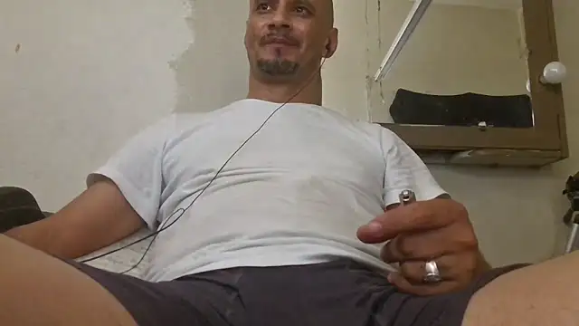 Snapshot of leonar0101 chatting on 09-26-25, 03:49 leonar0101 online show from 09-26-25, 03:49