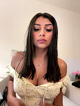 Snapshot of sweetAli_ chatting on 11-15-25, 09:17 sweetAli online show from 11-15-25, 09:17