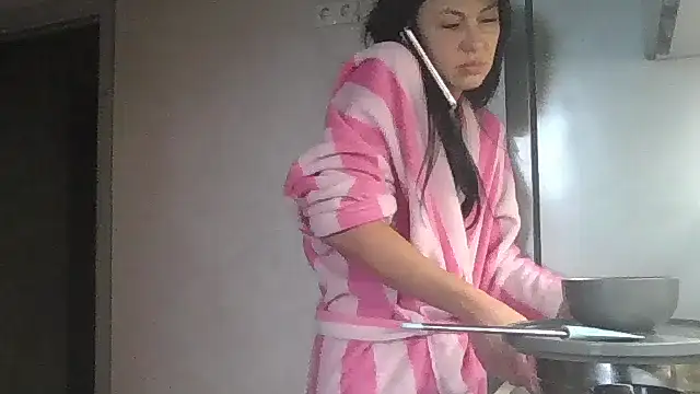 JulianaGold1 online show from 02-04-25, 11:27