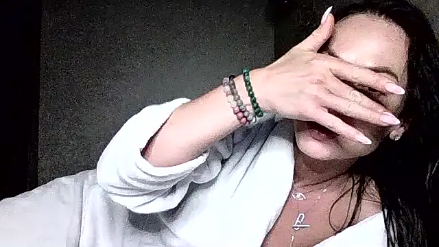 Snapshot of JulianaGold1 chatting on 07-02-26, 08:26 JulianaGold1 online show from 07-02-26, 08:26