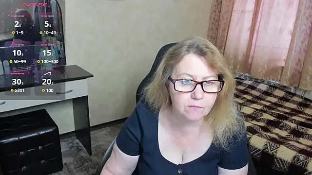 Snapshot of Frau_Marta chatting on 02-02-25, 10:57 Frau Marta online show from 02-02-25, 10:57