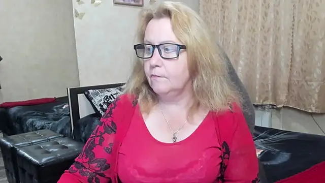 Snapshot of Frau_Marta chatting on 11-29-25, 11:57 Frau Marta online show from 11-29-25, 11:57