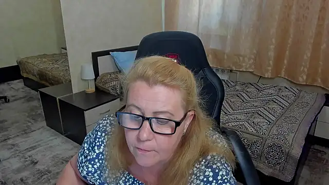 Snapshot of Frau_Marta chatting on 06-19-26, 12:42 Frau Marta online show from 06-19-26, 12:42
