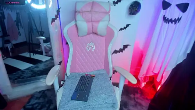 jenndy lockhart online show from 10-21-25, 03:40