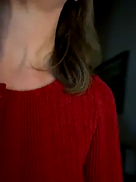 MaiseKnox online show from 12-21-25, 04:36