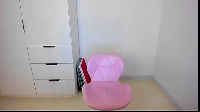 Snapshot of MiaStripDance chatting on 02-06-26, 05:49 MiaStripDance online show from 02-06-26, 05:49