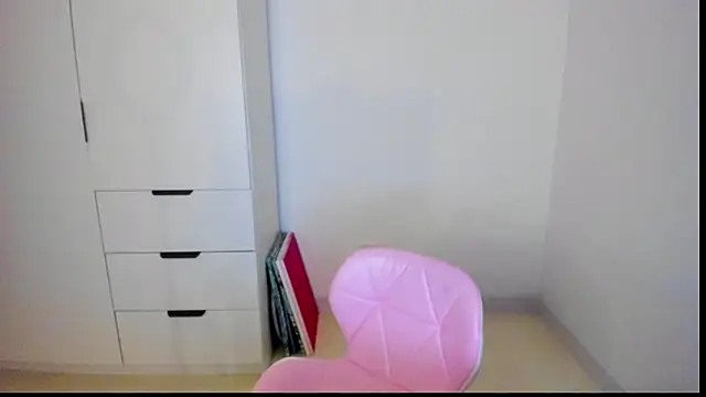 Snapshot of MiaStripDance chatting on 02-14-26, 05:21 MiaStripDance online show from 02-14-26, 05:21