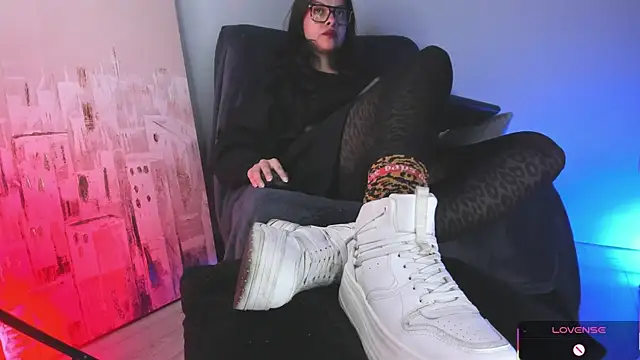 Snapshot of veronicafalcon chatting on 09-10-25, 10:21 veronicafalcon online show from 09-10-25, 10:21