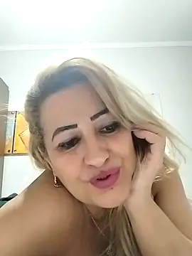 Snapshot of vivifernades chatting on 01-11-25, 02:04 vivifernades online show from 01-11-25, 02:04